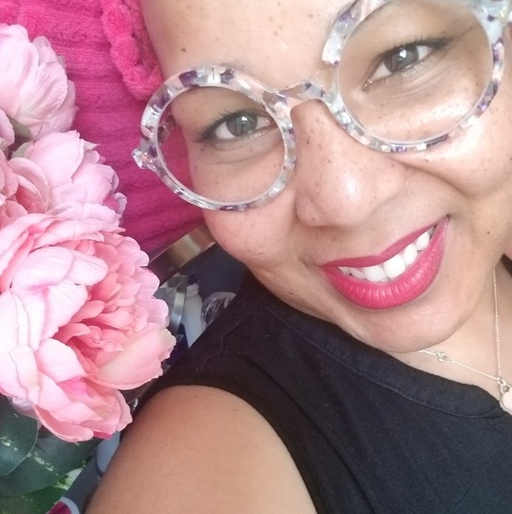 Meet your Posher, Jen - Picture 1 of 1